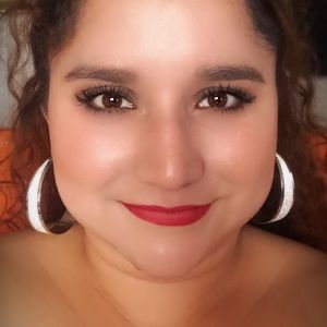 Meet your Posher, Elida